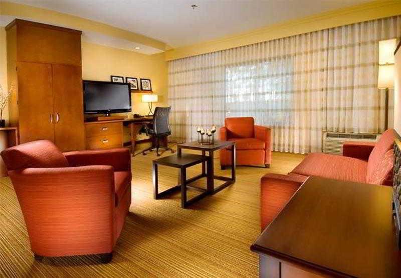 Courtyard By Marriott Wichita Falls Bilik gambar